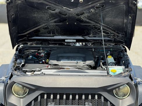 Used 2013 Jeep Wrangler Sport AWD/4WD image 27