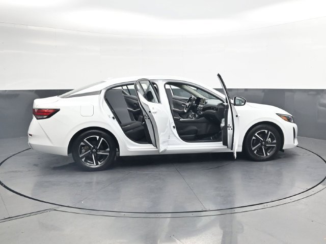 Used 2025 Nissan Sentra SV FWD image 40
