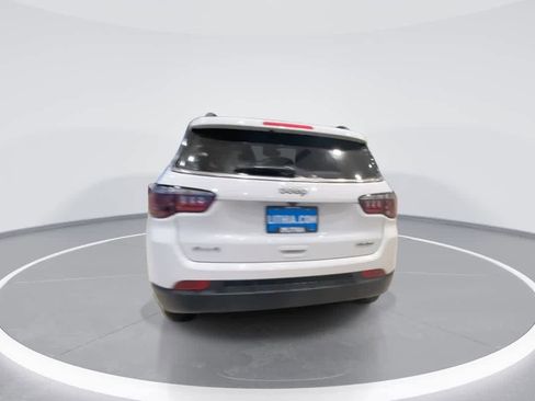 Used 2024 Jeep Compass Latitude image 7