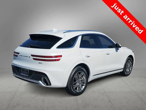 Used 2023 Genesis GV70 2.5T w/ Advanced Package image 8