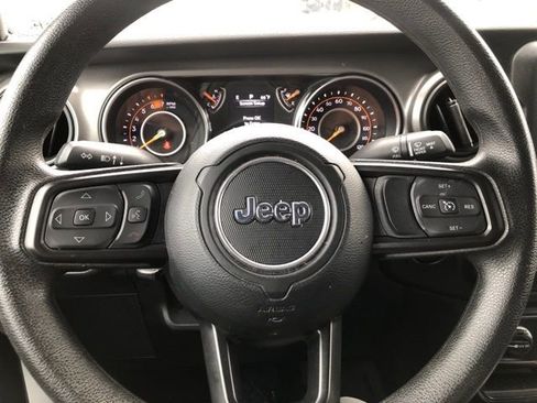 Used 2022 Jeep Wrangler Unlimited Sport AWD/4WD image 19