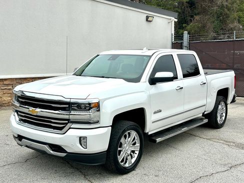 Used 2017 Chevrolet Silverado 1500 High Country image 2