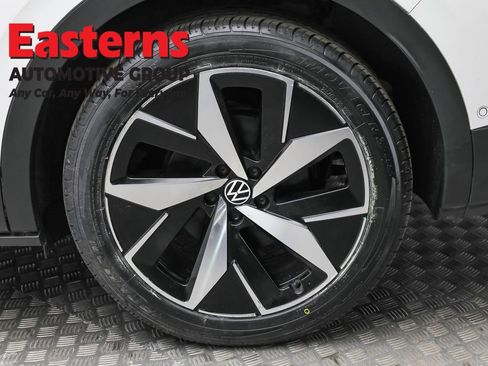 Used 2023 Volkswagen ID.4 Pro image 8