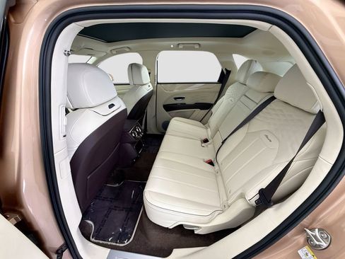 New 2026 Bentley Bentayga image 20