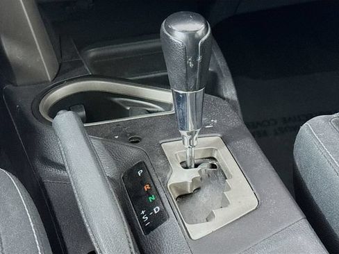 Used 2018 Toyota RAV4 XLE AWD/4WD image 24