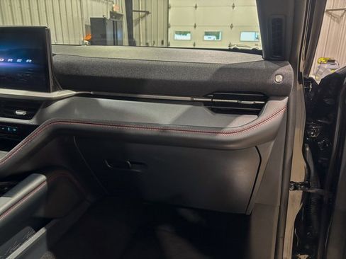 Used 2025 Ford Explorer ST-Line w/ ST-Line Street Pack image 31