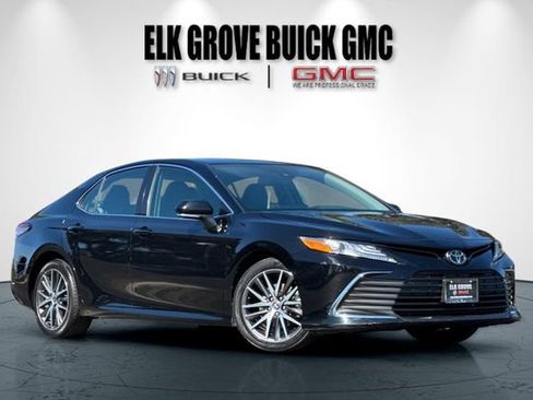 Used 2024 Toyota Camry XLE FWD image 2