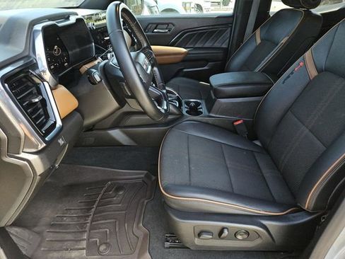Used 2024 GMC Canyon AT4 image 27