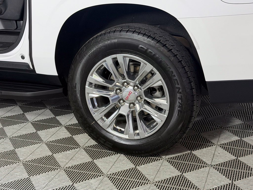 Used 2025 GMC Yukon XL Denali AWD/4WD image 12