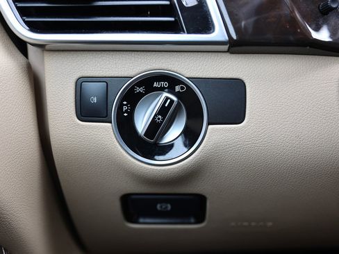 Used 2018 Mercedes-Benz GLE 350 4MATIC image 36