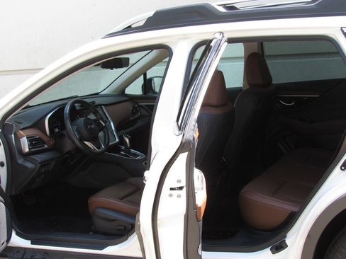 Used 2023 Subaru Outback Touring AWD/4WD image 14
