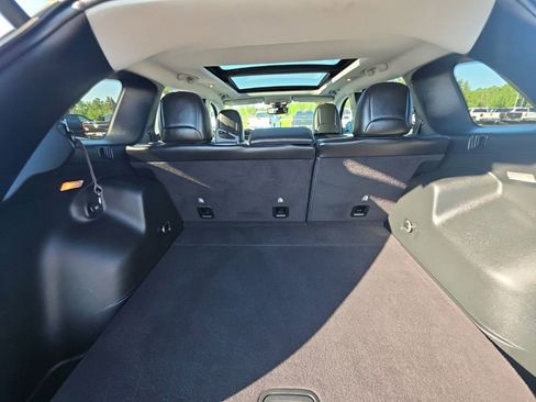 Used 2019 Jeep Cherokee Limited w/ Technology Group AWD/4WD image 14