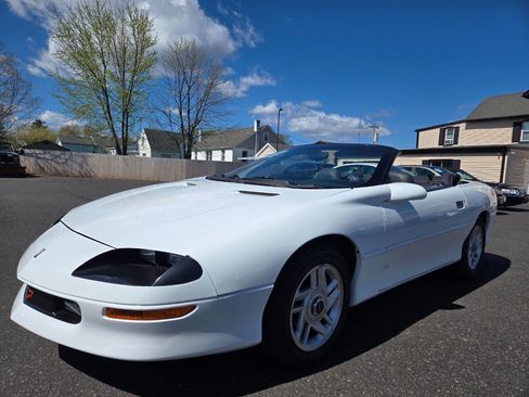 Used 1995 Chevrolet Camaro LT RWD image 17