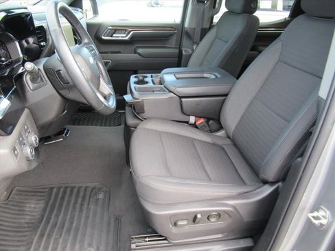 Used 2023 Chevrolet Silverado 1500 LT AWD/4WD image 17