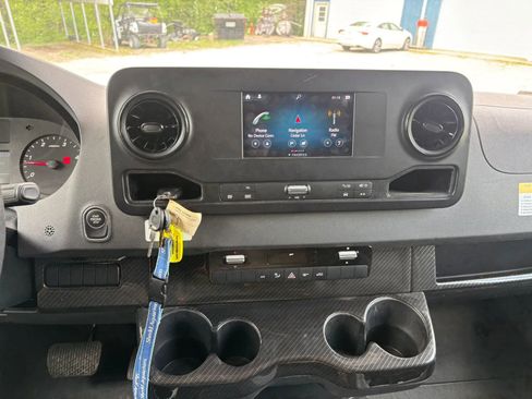 Used 2019 Mercedes-Benz Sprinter 170 image 35
