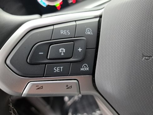 Certified 2025 Volkswagen Tiguan S FWD image 17