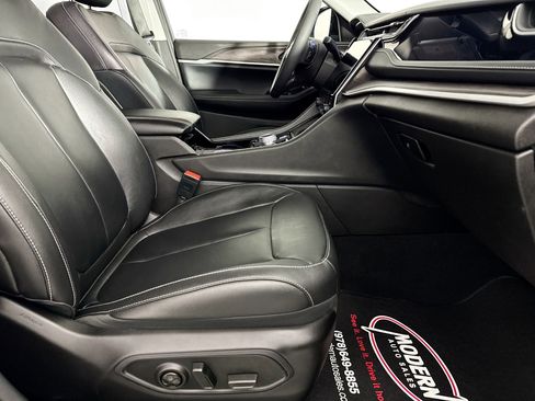 Used 2022 Jeep Grand Cherokee Limited 4xe image 35