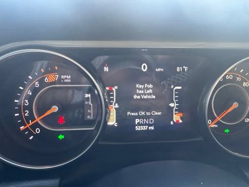 Used 2019 Jeep Wrangler Unlimited Sahara AWD/4WD image 9