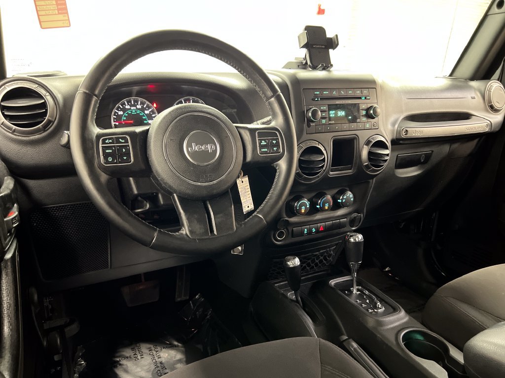 Used 2018 Jeep Wrangler Unlimited Sport w/ Connectivity Group AWD/4WD image 14