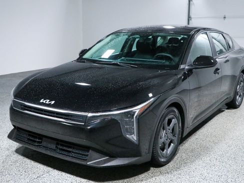 Used 2025 Kia K4 FWD image 29