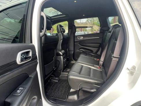 Used 2021 Jeep Grand Cherokee Limited AWD/4WD image 29