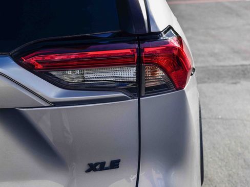 Certified 2024 Toyota RAV4 XLE Premium image 7