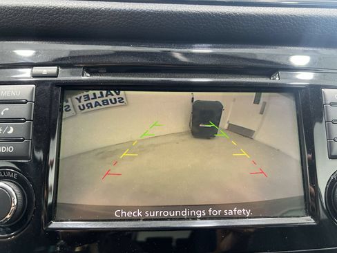 Used 2018 Nissan Rogue SV AWD/4WD image 17