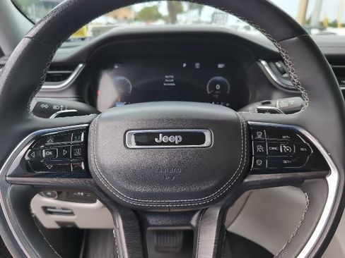 Used 2023 Jeep Grand Cherokee Overland w/ Rear Seat Video Group I AWD/4WD image 11