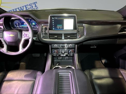 Used 2024 Chevrolet Suburban LT w/ Luxury Package AWD/4WD image 7