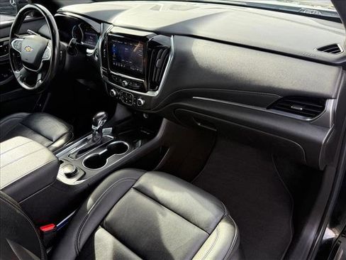 Used 2022 Chevrolet Traverse LT image 20