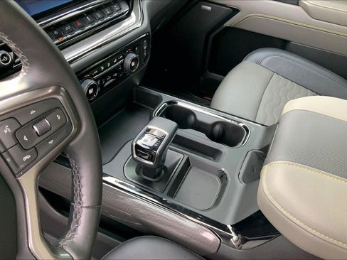 Used 2024 Chevrolet Silverado 1500 ZR2 w/ Technology Package image 16