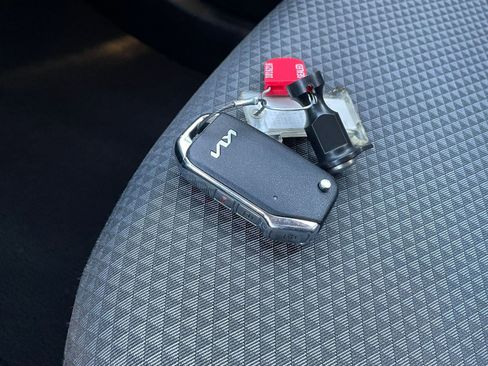 Used 2025 Kia Soul LX w/ LX Technology Package image 21