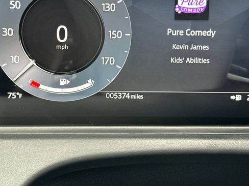 Used 2026 Land Rover Range Rover Velar S image 35