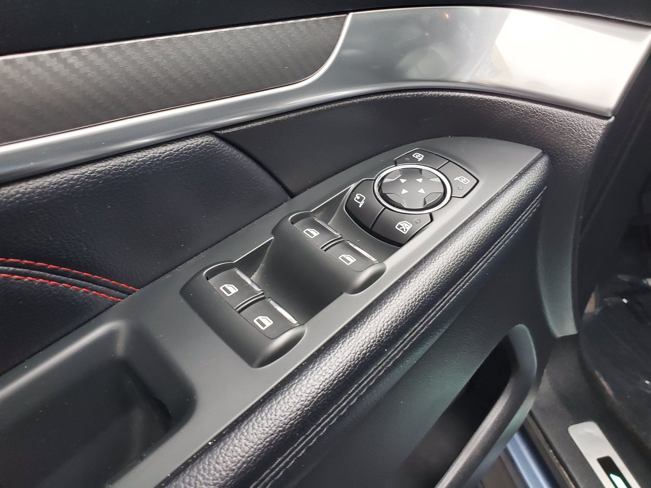 Used 2018 Ford Explorer Sport w/ Equipment Group 401A AWD/4WD image 7