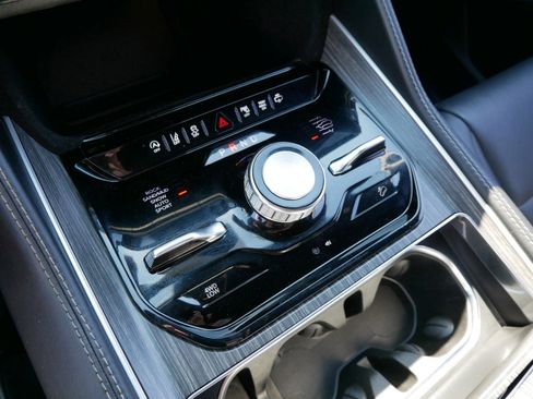 Used 2023 Jeep Wagoneer Series III w/ Flexible Seating Group image 29