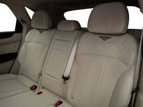 Used 2018 Bentley Bentayga AWD/4WD image 36
