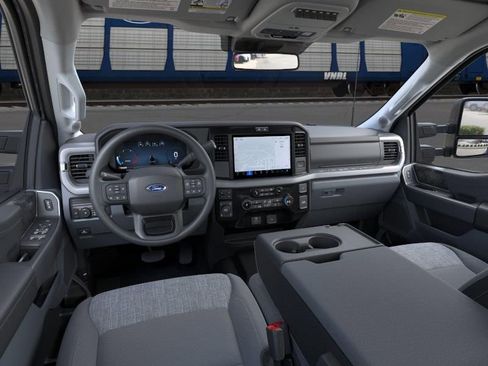 New 2026 Ford F250 4x4 Crew Cab Super Duty image 9