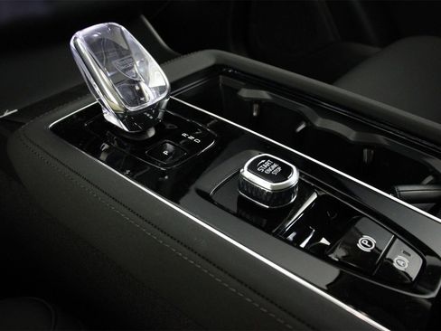 New 2025 Volvo XC90 B6 Plus image 7