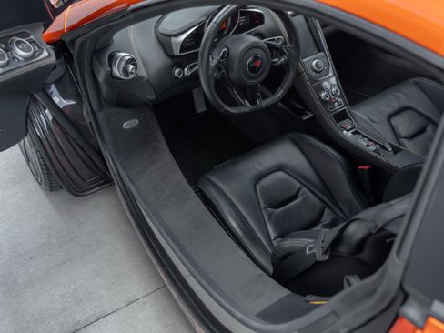 Used 2012 McLaren MP4-12C Coupe image 34