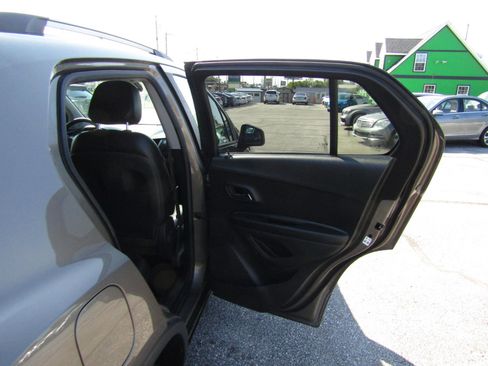 Used 2021 Chevrolet Trax LT image 22