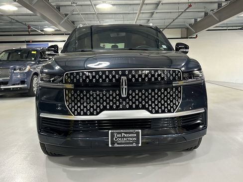 Used 2026 Lincoln Navigator L Reserve AWD/4WD image 6