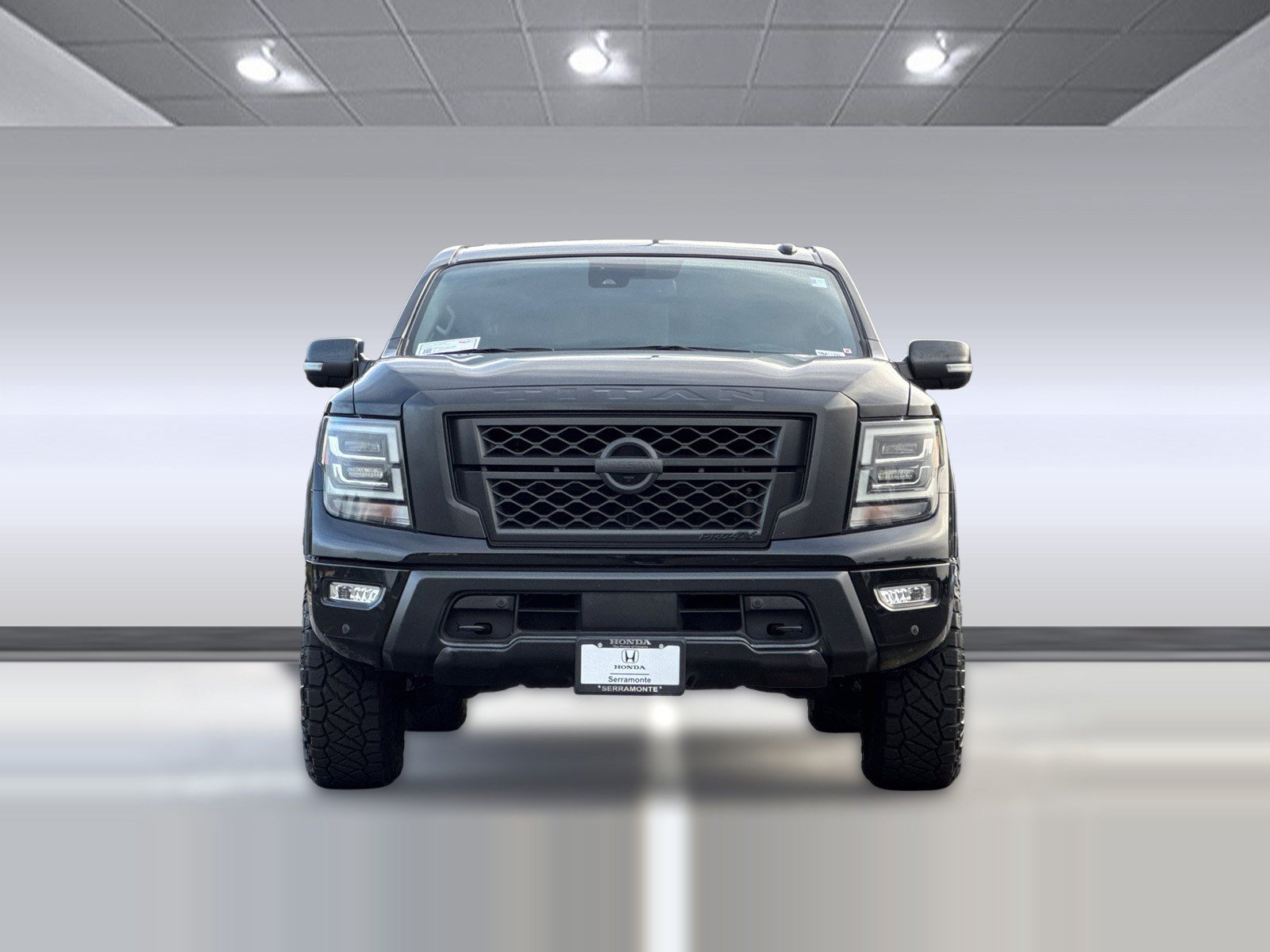 Used 2021 Nissan Titan PRO-4X w/ Pro-4x Convenience Package AWD/4WD image 5