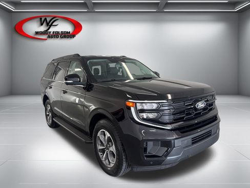 New 2027 Ford Expedition Active RWD image 3