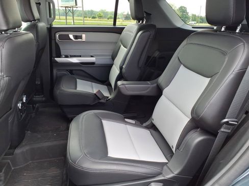 Used 2024 Ford Explorer XLT w/ Equipment Group 202A AWD/4WD image 10