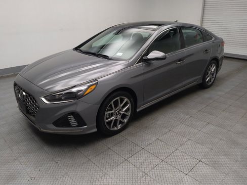 Used 2019 Hyundai Sonata Limited FWD image 2