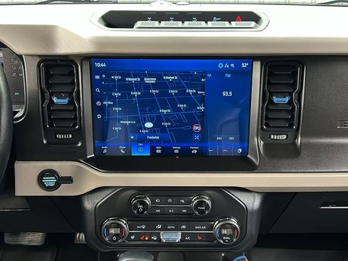 Used 2021 Ford Bronco Wildtrak image 16