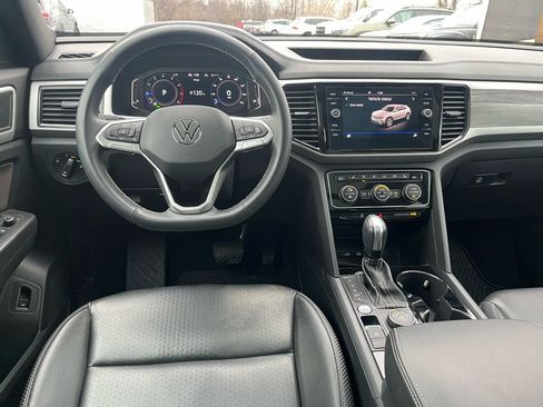 Certified 2022 Volkswagen Atlas Cross Sport SE image 20