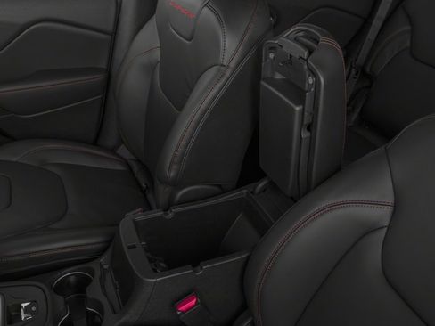 Used 2018 Jeep Cherokee Trailhawk w/ Comfort/Convenience Group image 21