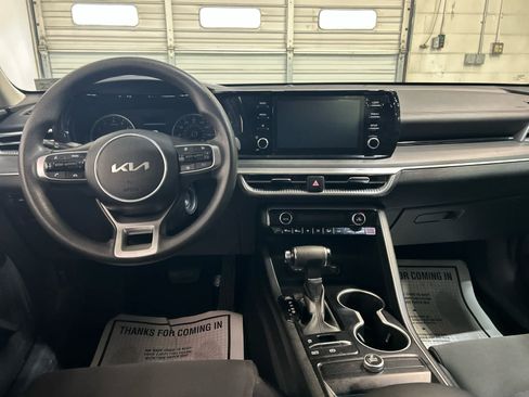 Used 2022 Kia K5 LX FWD image 4