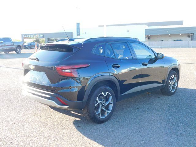 Used 2025 Chevrolet Trax LT FWD image 5
